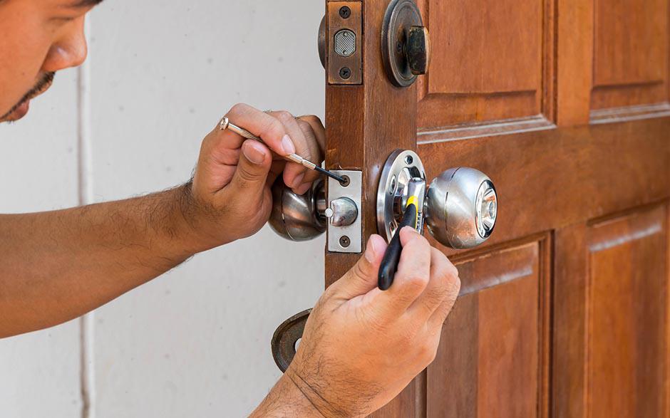 ouverture de porte claquée serrurier Pringy