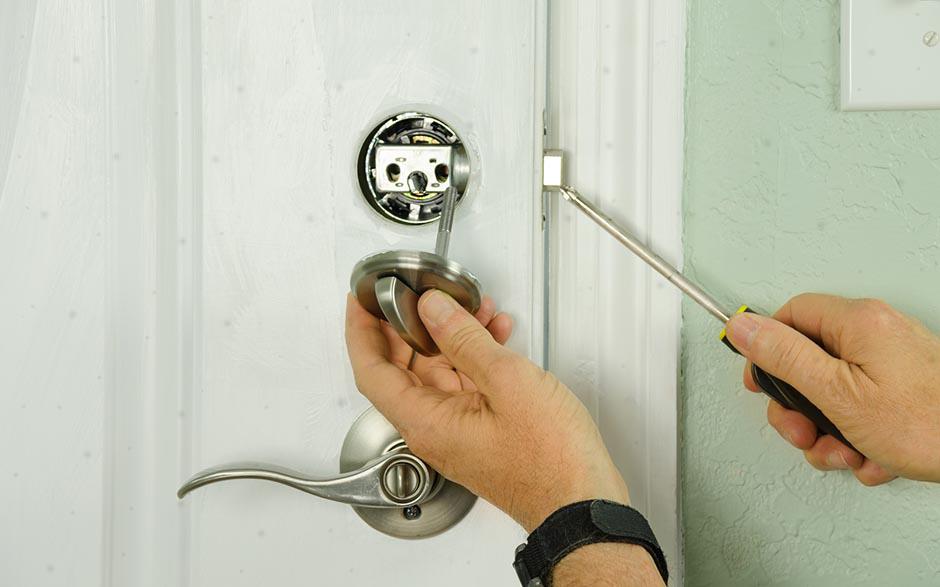 ouverture de porte claquée serrurier Pringy